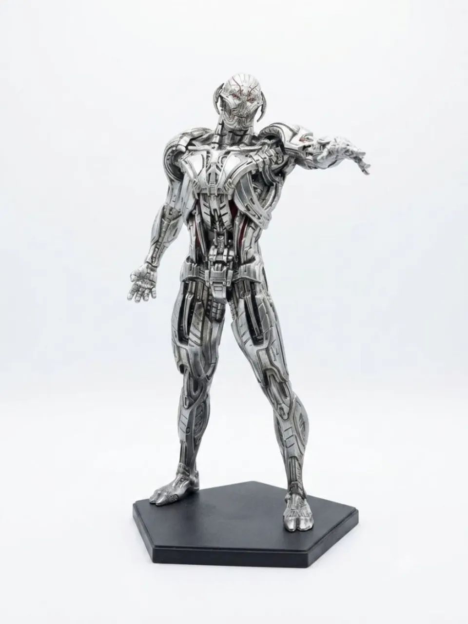 Ultron Iron Studios 