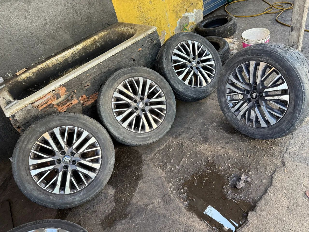 Vendo jogo de rodas fiat toro aro 18