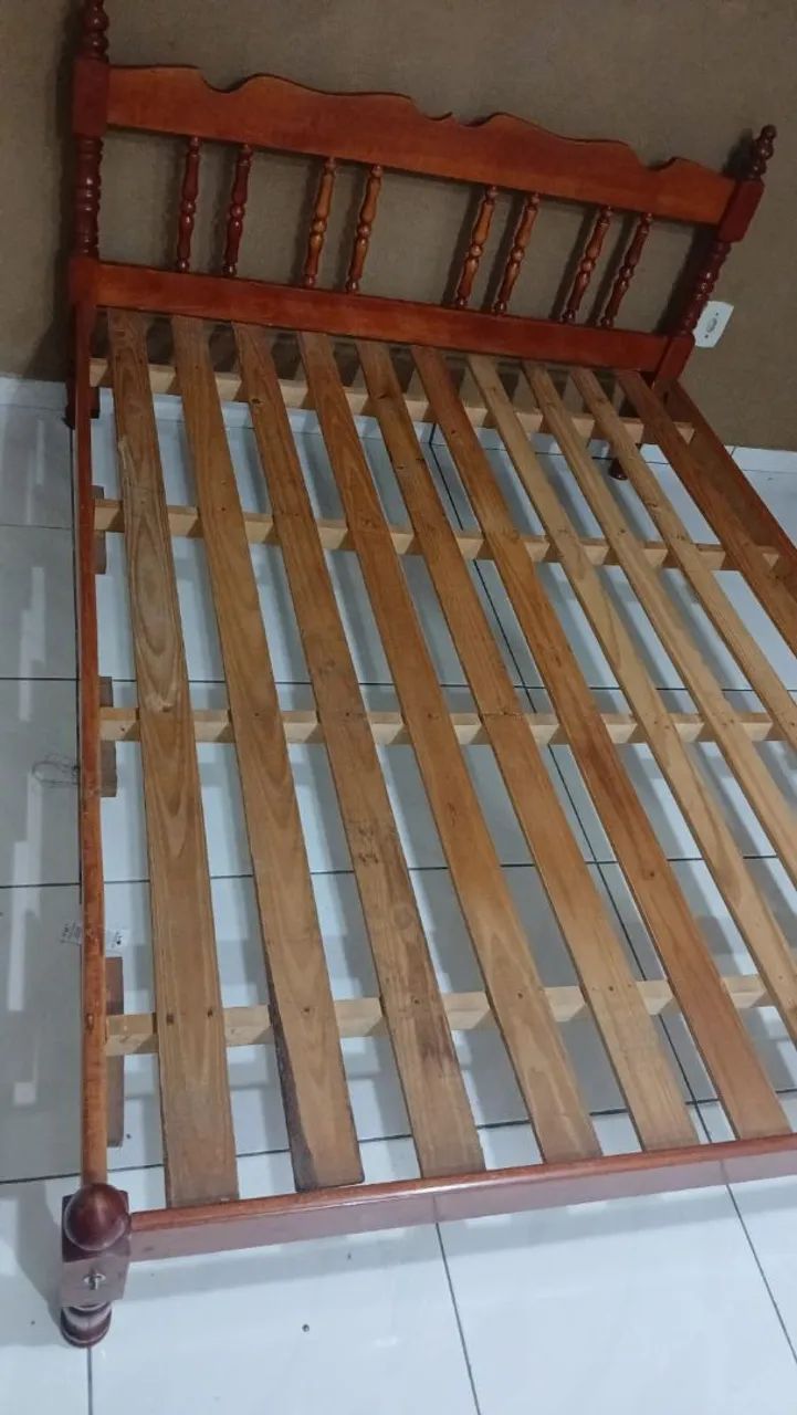 Cama de casal em madeira  - Foto 4
