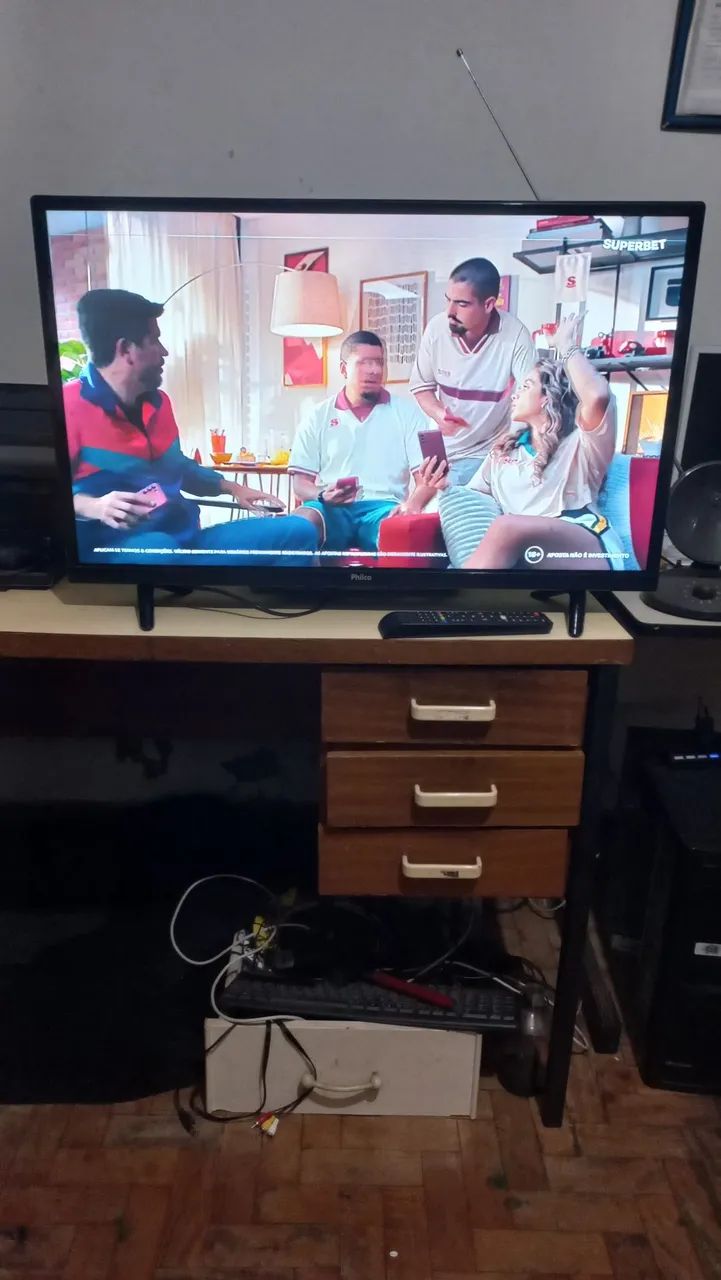 Vendo TV 32 polegadas Philco - Foto 2