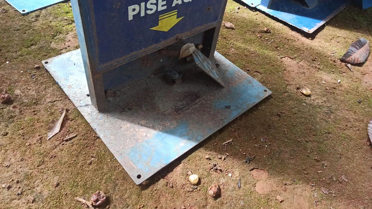 Dispenser para álcool e sabonete liquido - Foto 4