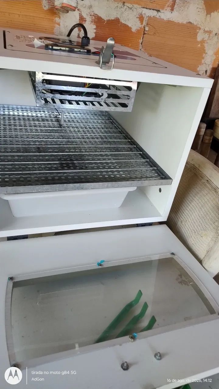 Chocadeira com ovoscópio 220v - Foto 5