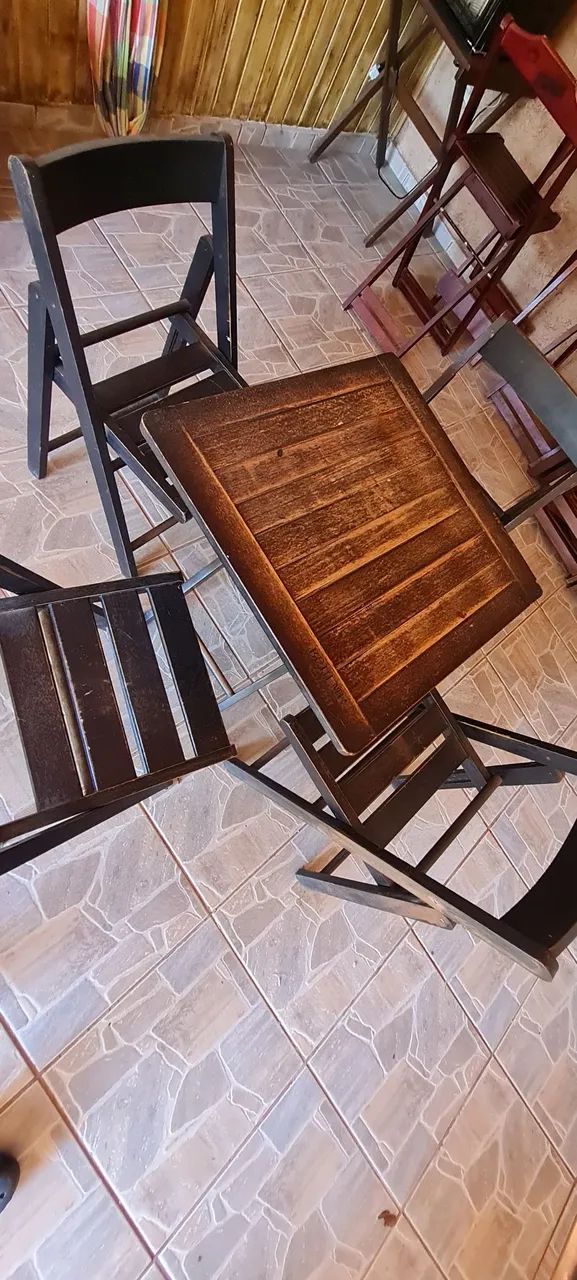 Conjunto de mesa e cadeiras - Foto 2