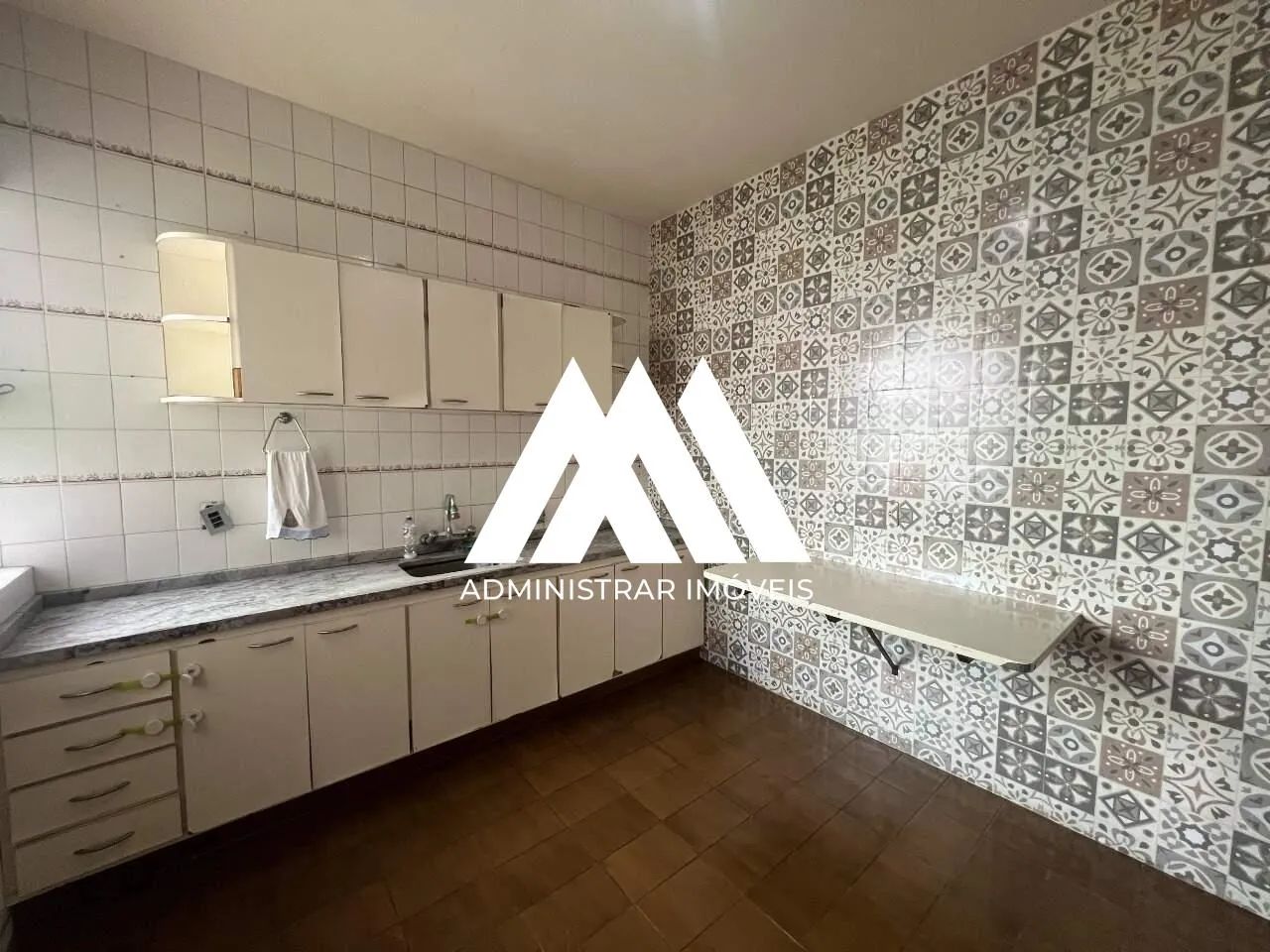 Vendo casa em Itaúna na região central! - Foto 3