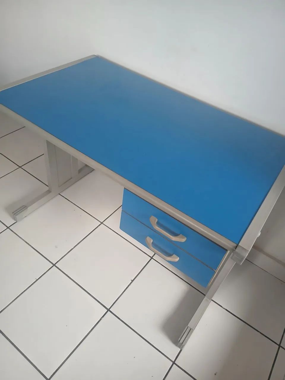 Mesa de escritório com 2 gavetas  - Foto 5