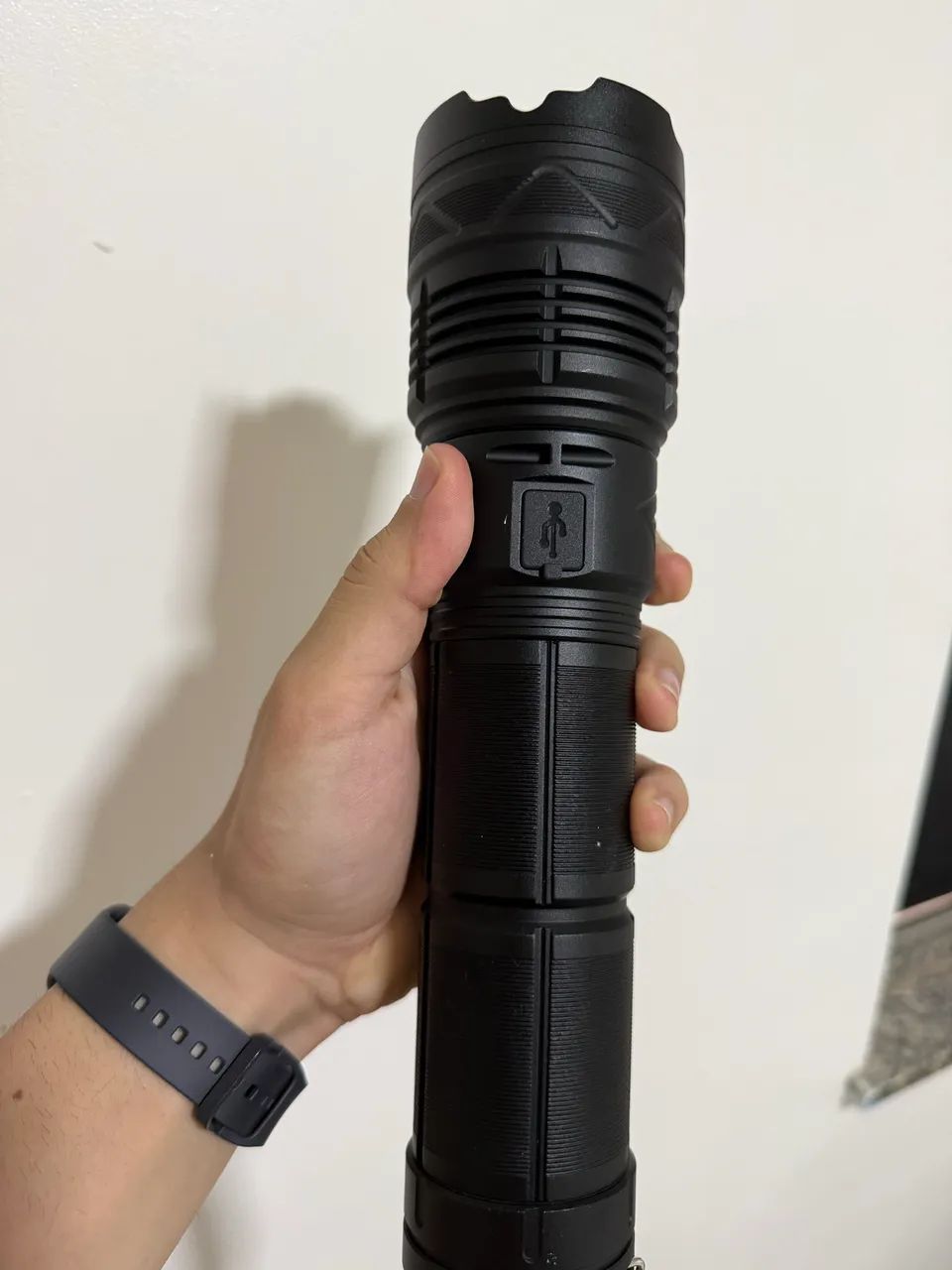 Lanterna profissional 20 mil lumens - Foto 4