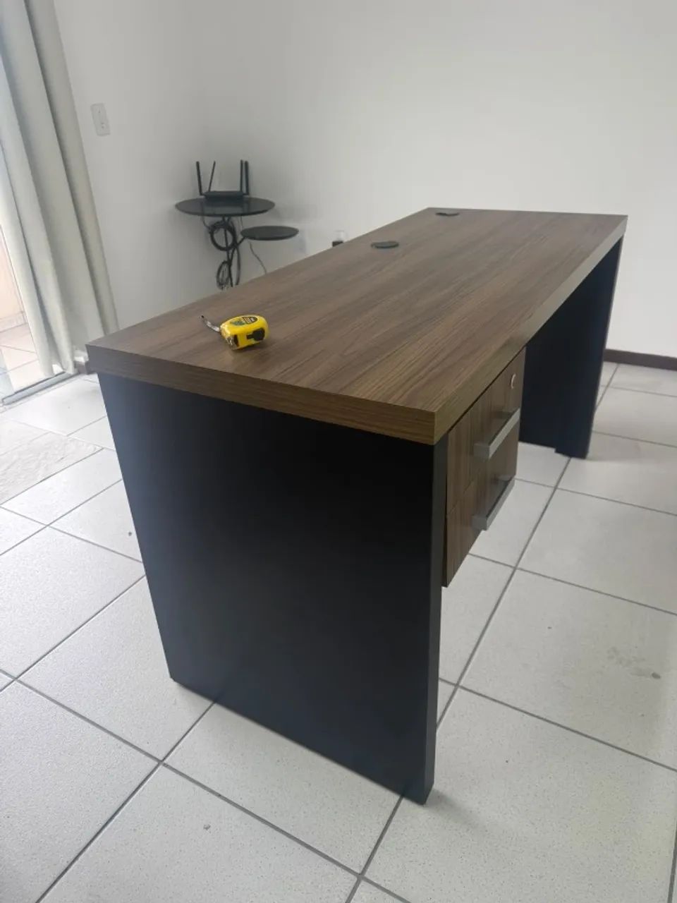 Mesa de escritório com gaveta  - Foto 3