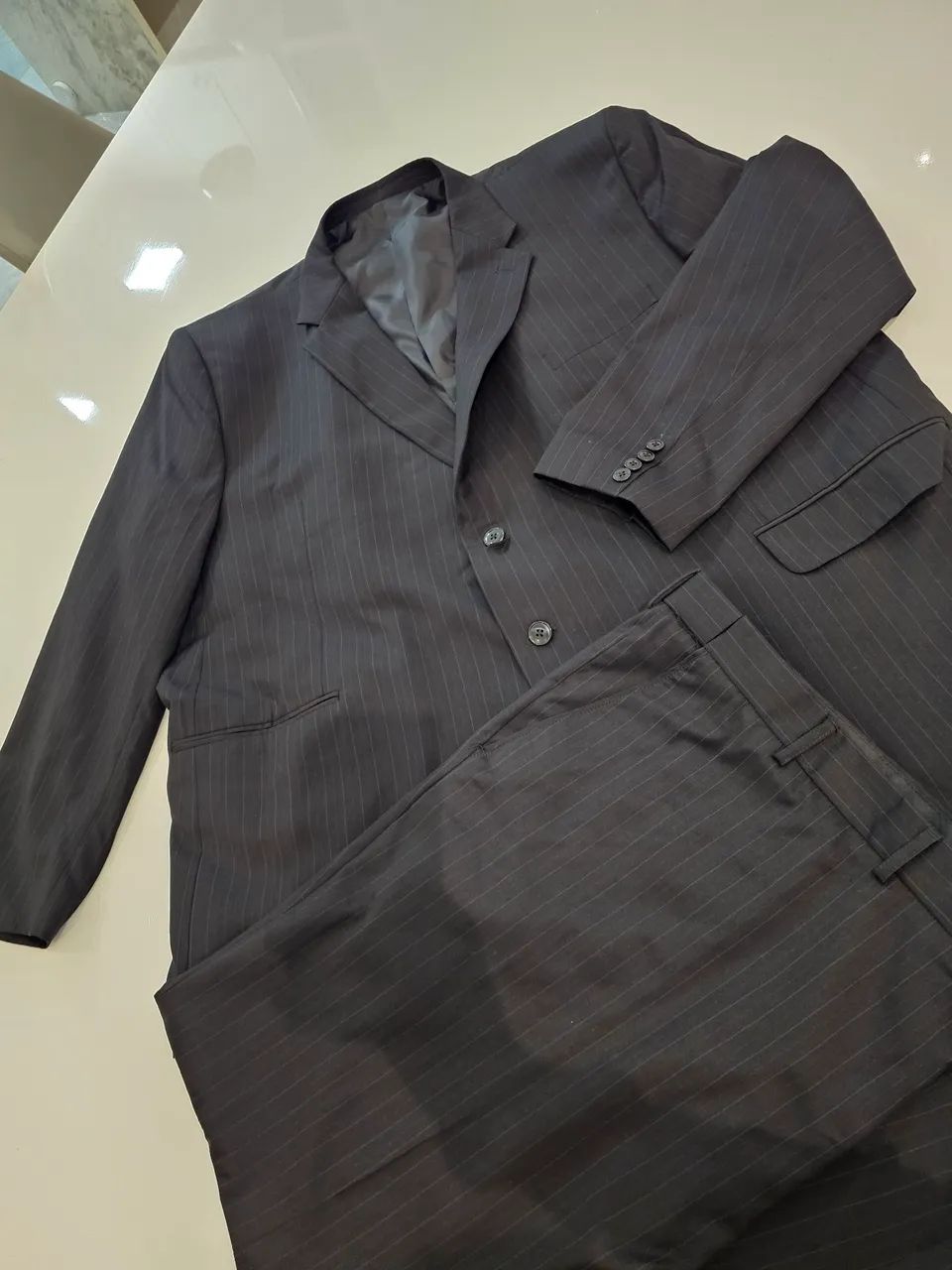 Terno Raffer risca de giz, plus size