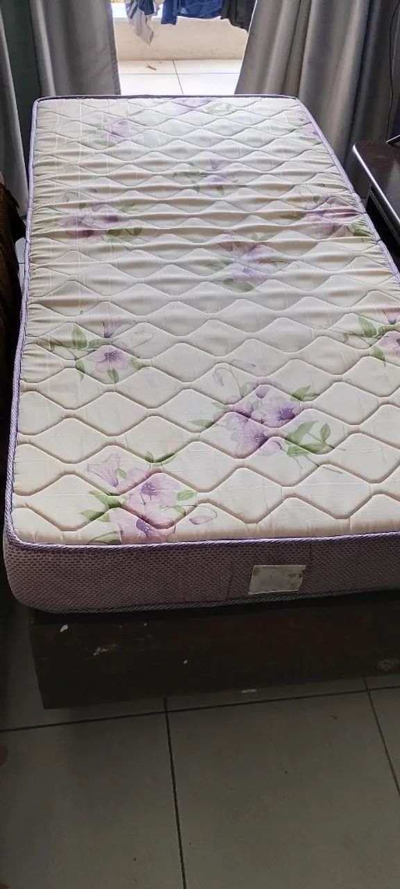 Vendo Cama box + Colchão Solteiro 
