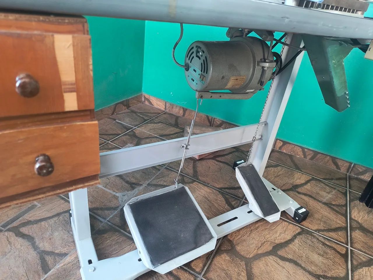 Máquina de costura overclock  - Foto 4