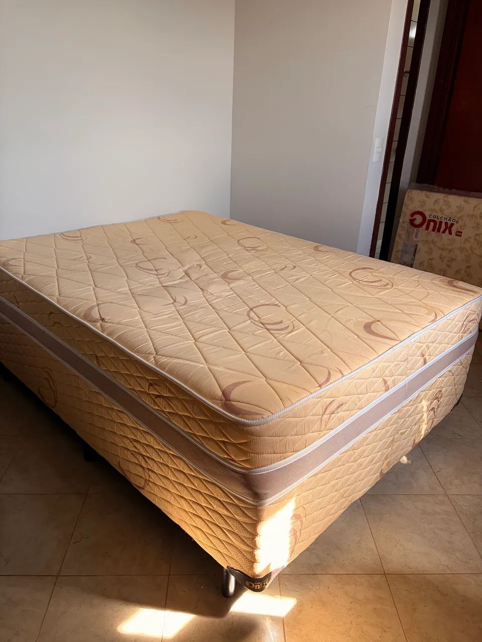 Cama casal 4 meses de uso 