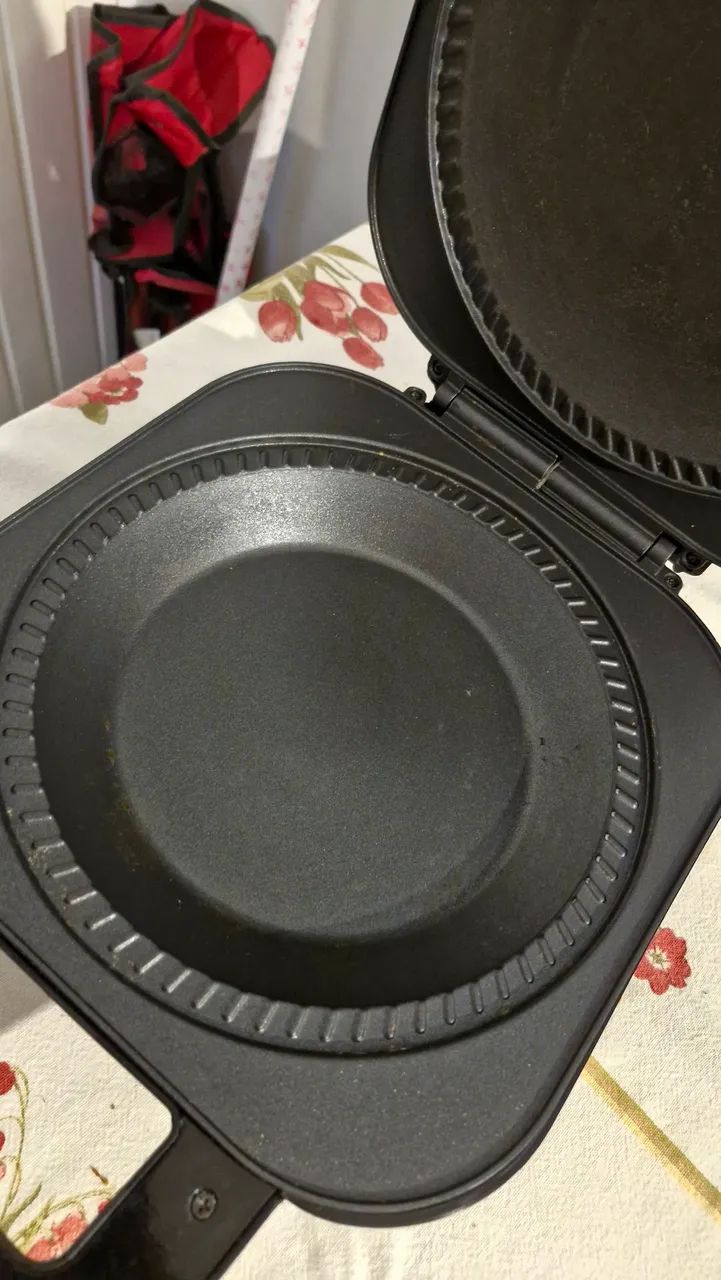 Máquina de Torta e Empadão Fun Kitchen 220v - Perfeito Estado! - Foto 2