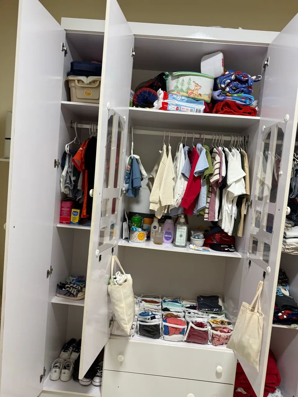 Guarda roupa infantil 4 portas  - Foto 3