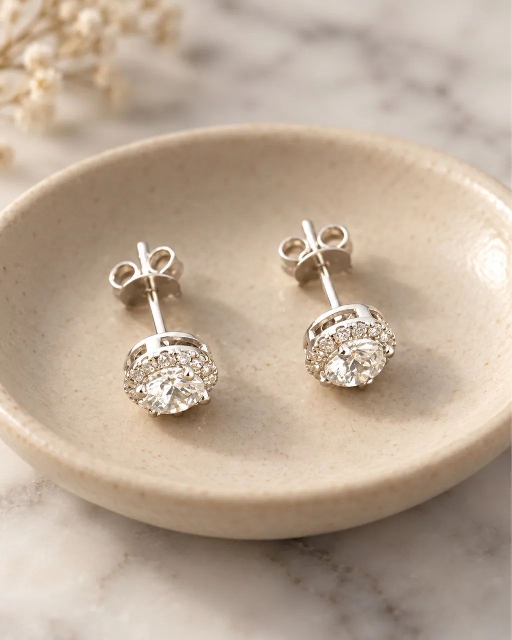 Brincos de Ouro com 30 Diamantes - 0,88 ct 