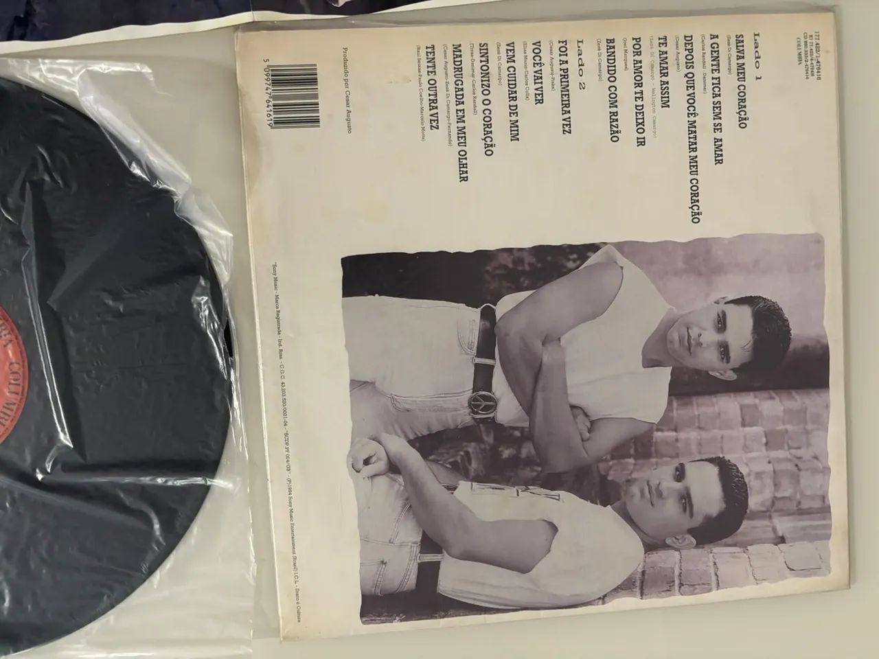 LP Disco de Vinil Zezé de Camargo e Luciano com Pôster - Foto 5