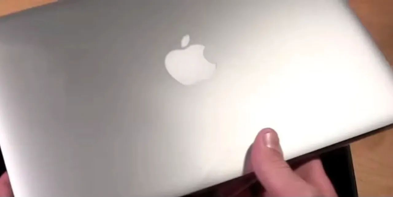 MacBook Air 11.6 polegadas + carregador original - Foto 3