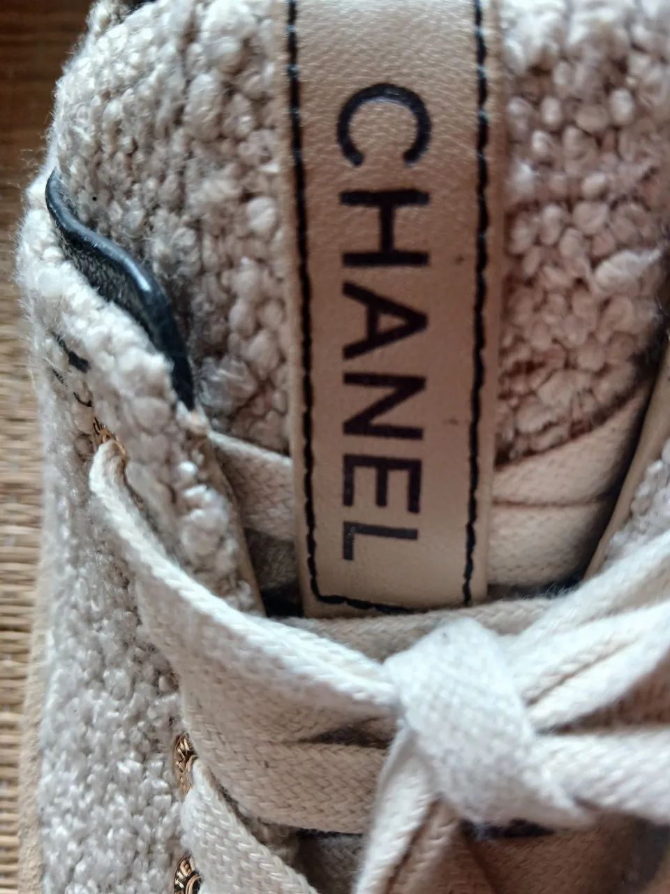Tênis Chanel luxo - Foto 3
