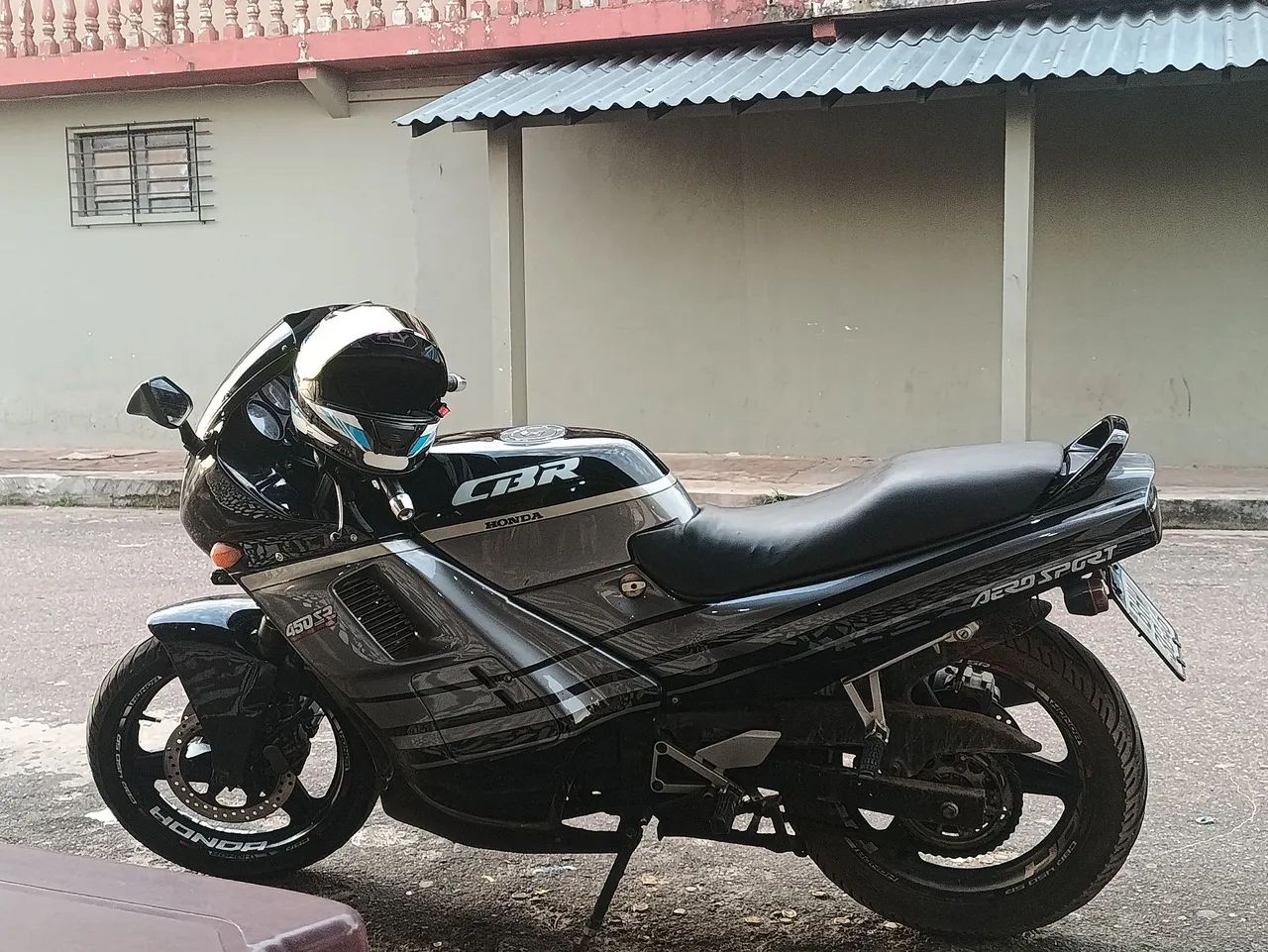 Vendo CBR 450 Sr restaurada  - Foto 2