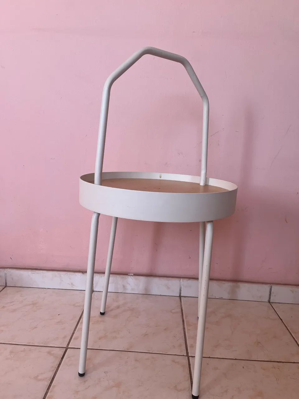 Mesinha lateral de metal