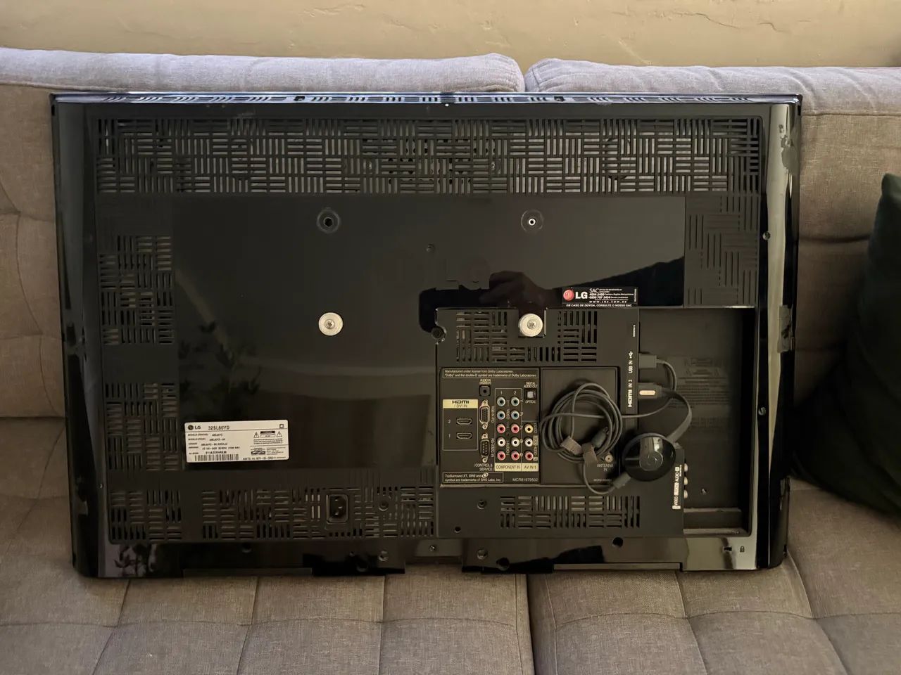 TV LG 32 polegadas+ Chromecast | Pronta para Netflix e YouTube -  - Foto 4