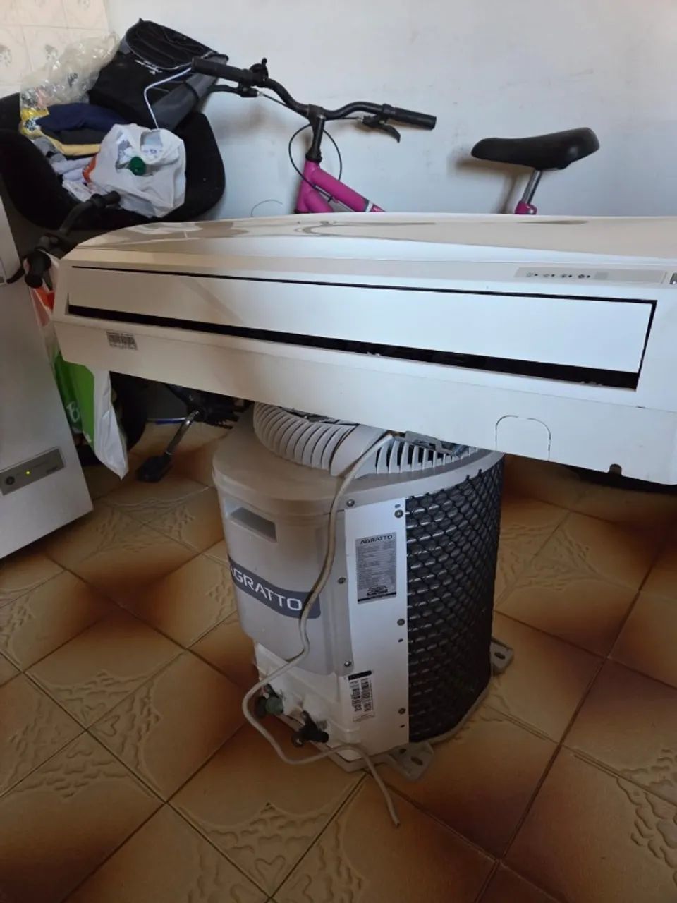 AR 9000 BTUs AGRATTO: HIGIENIZADO A POUCO TEMPO+ GELANDO MUITO(SÓ INSTALAR!)"