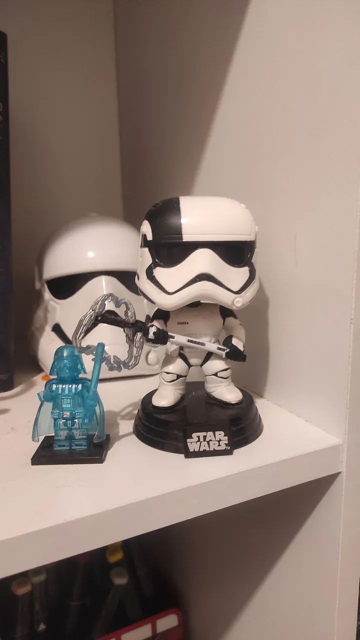 Funko stormtrooper e brinde