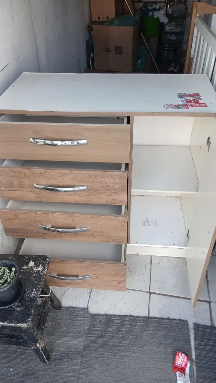 Berço sem o colchão + comoda
