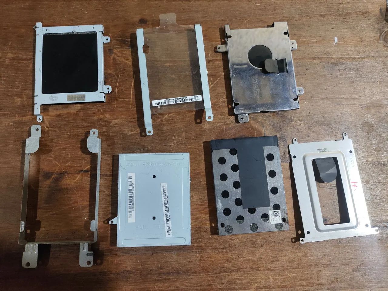 Lote com 7 Suportes / Gavetas Internas de HD e SSD para Notebook