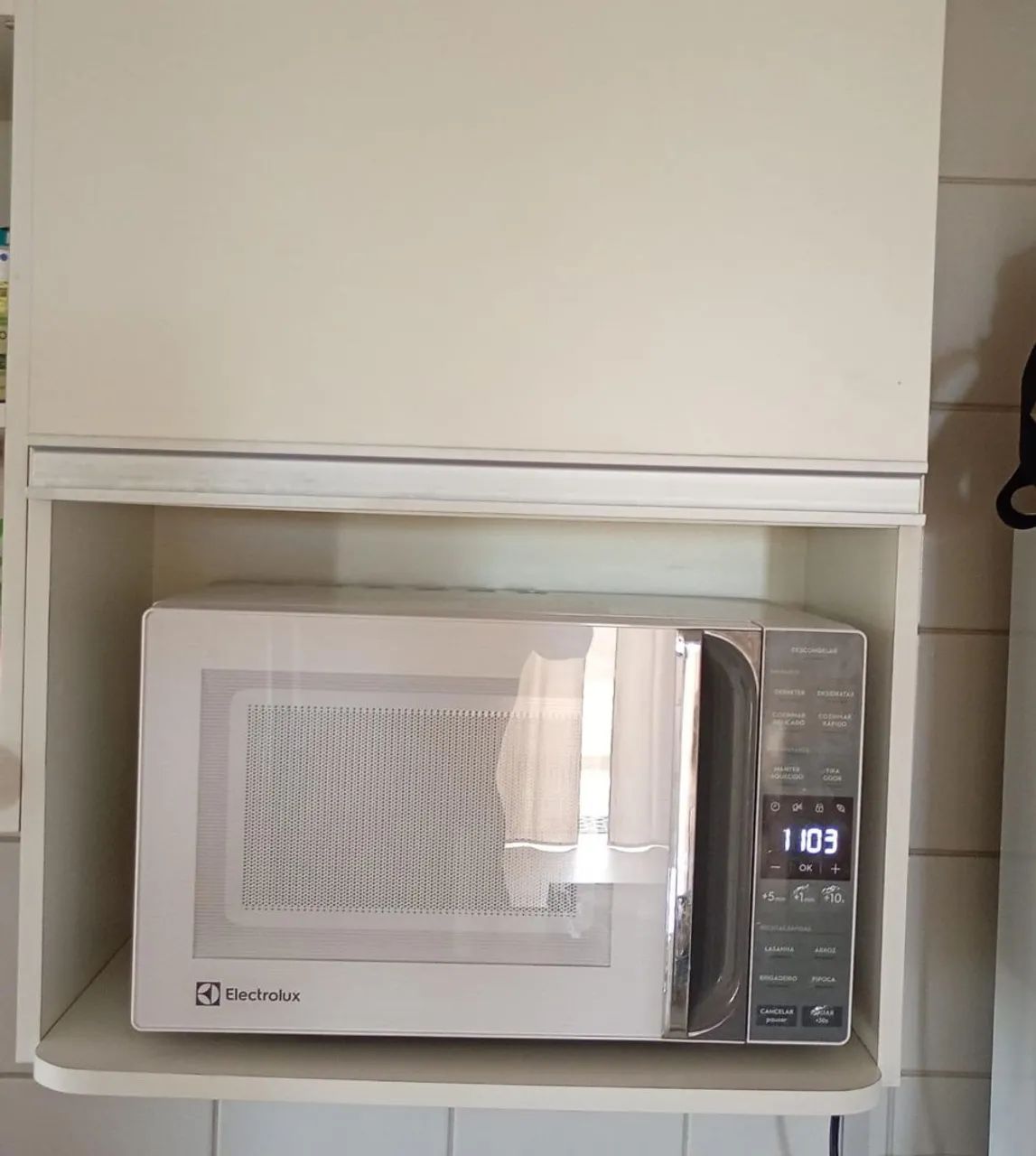 Mícroondas Eletrolux ME 23S 23 litros