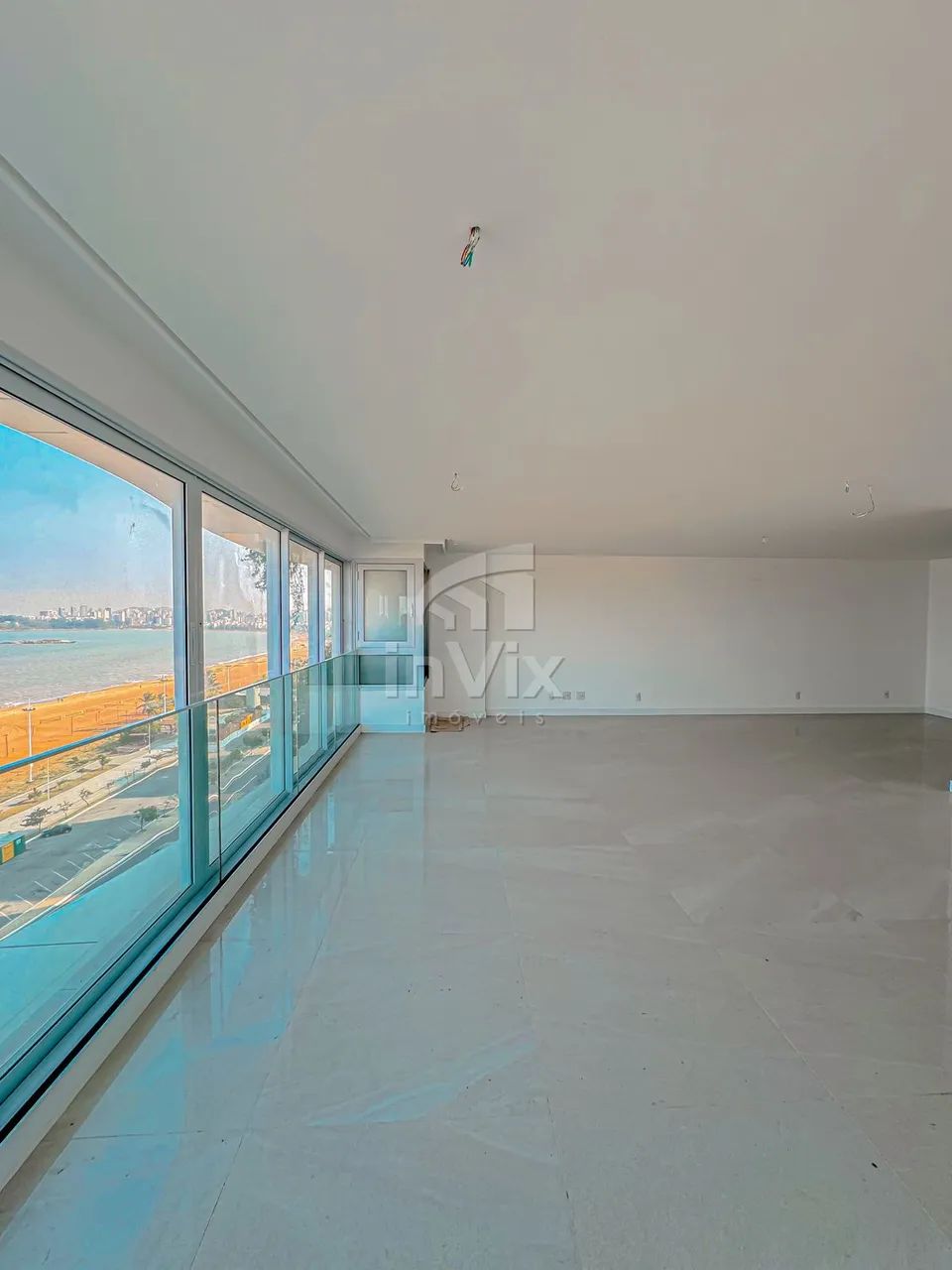 230m² com vista permanente para o mar! - Foto 2
