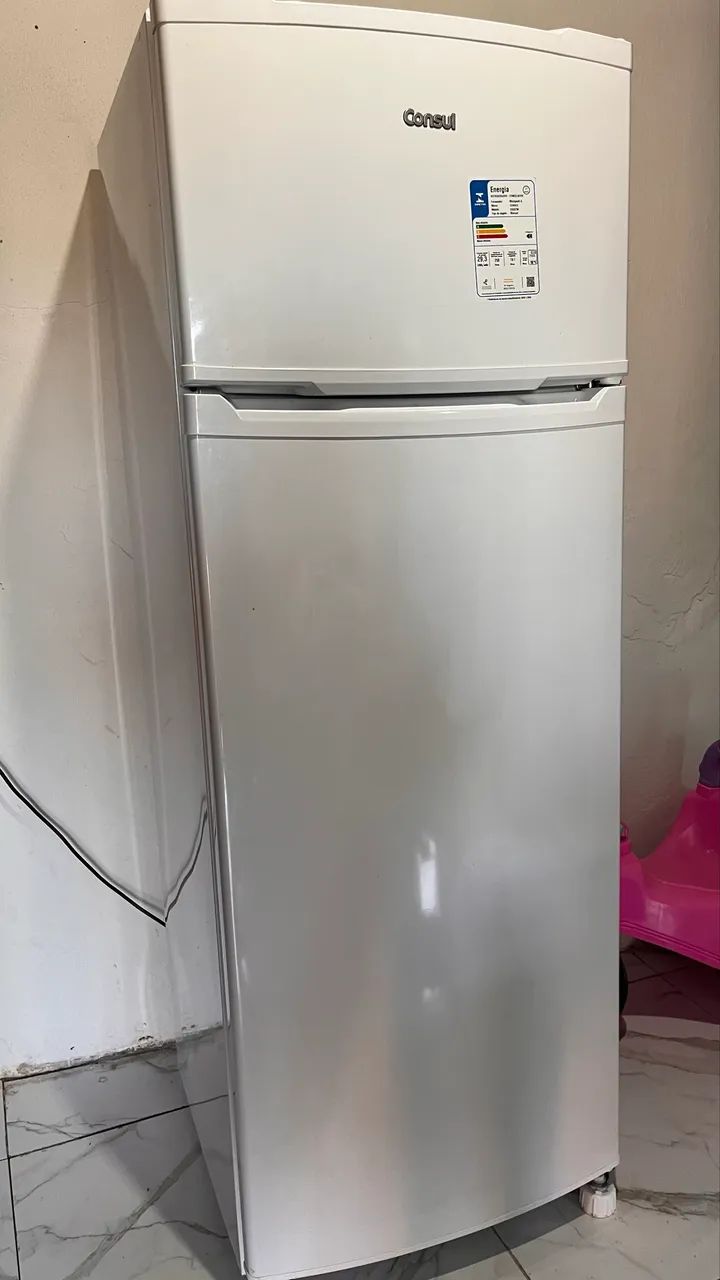 vendo geladeira com apenas 3 meses de uso - Foto 2
