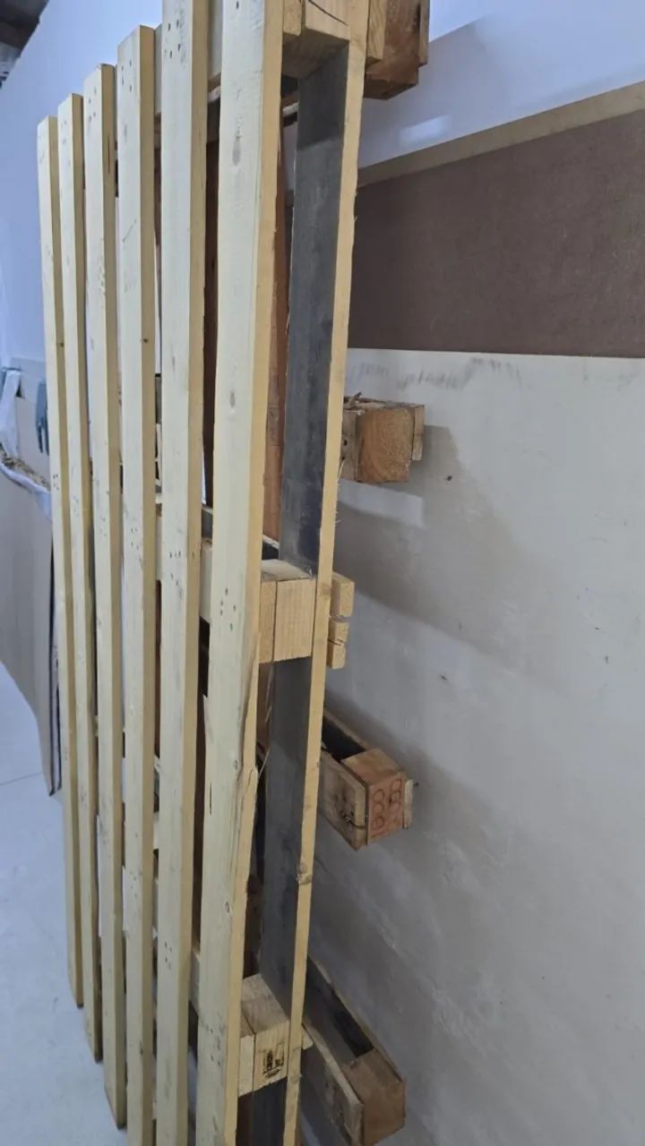 8 Pallets de Madeira Grandes (200x100 cm) - Ideais para Móveis, Cama ou Estoque