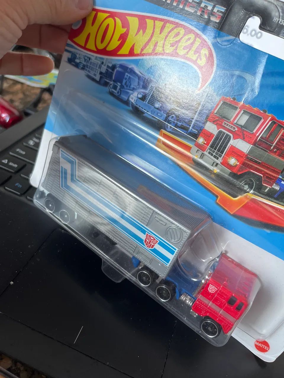 HOT WHEELS TRANSFORMERS CARRETA OPTIMUS PRIME - Foto 2