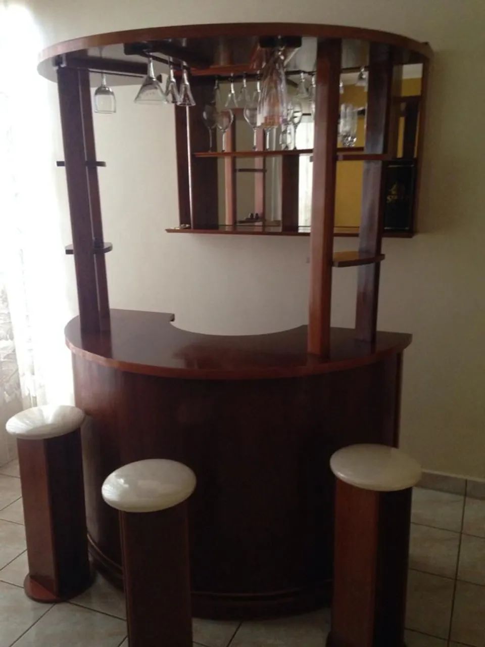 Bar em Mogno Macisso com 3 banquetas - Foto 4