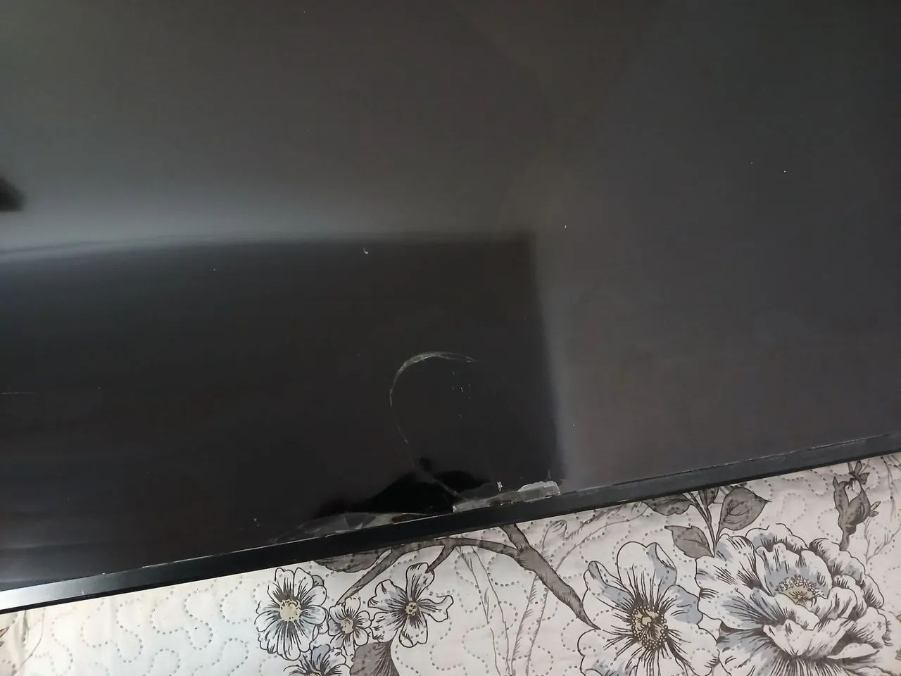 TV SAMSUNG 65 POLEGADAS TELA TRINCADA SEM USO