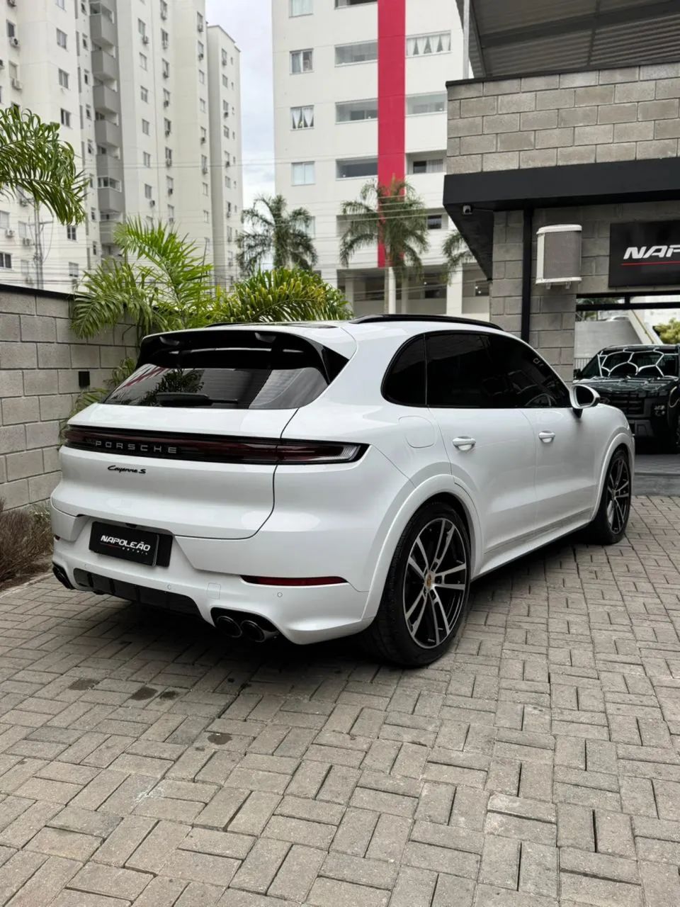 Porsche Cayenne S 4.0 V8 474cv 2024 - Foto 3