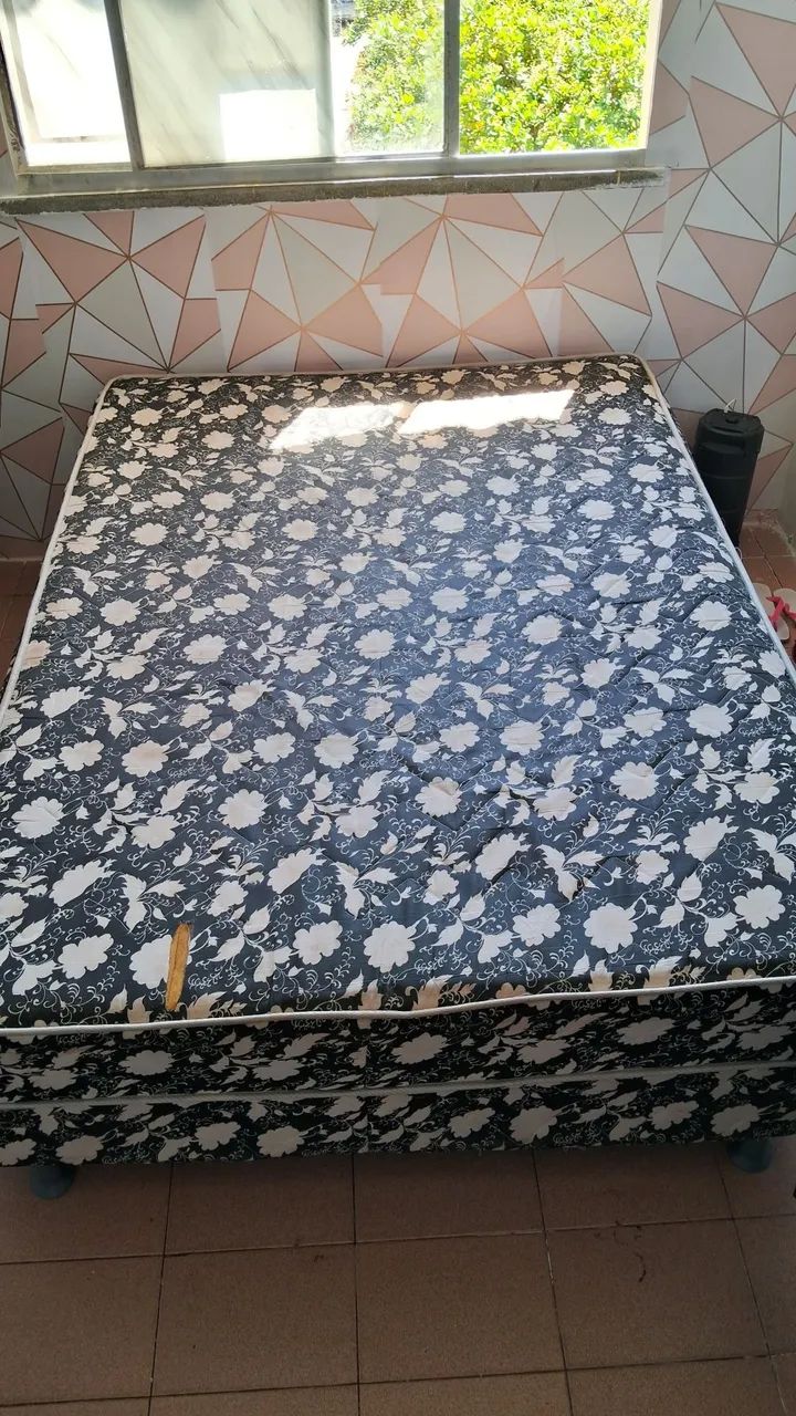 Cama de casal Box grande a venda  e super confortável  - Foto 2