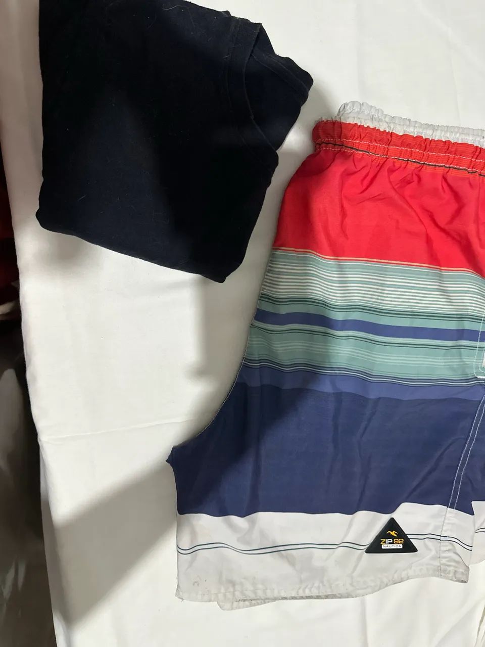 Bermuda zip e camiseta preta  - Foto 2