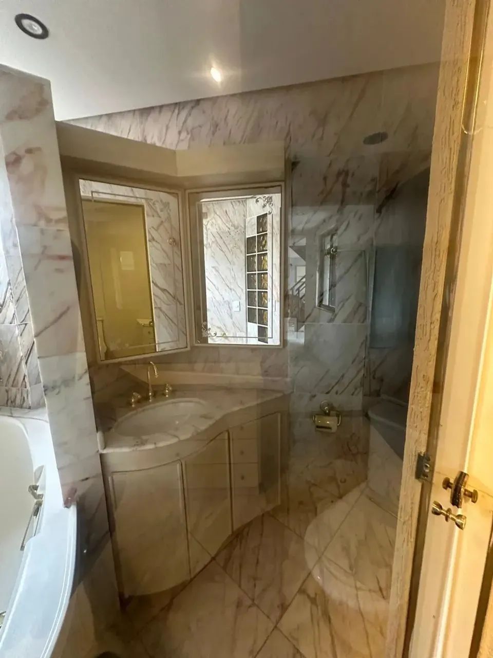 Cobertura para venda possui 245 metros quadrados com 4 quartos em Caiçara - Praia Grande - - Foto 8