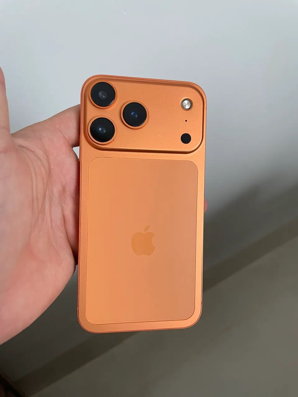 iPhone XR na carcaça do 17 pro 64GB