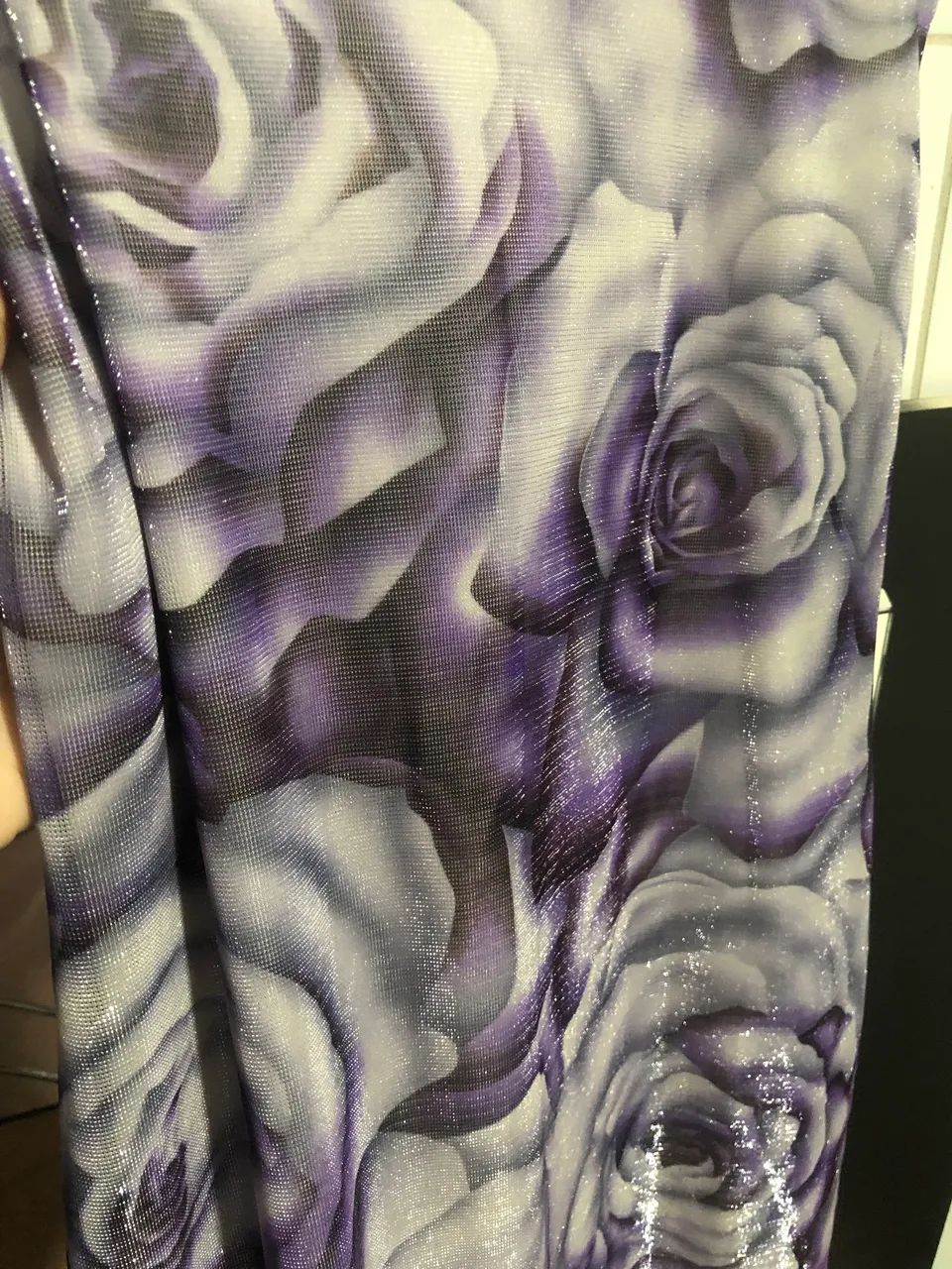 Vestido roxo com rosas (Anos 90 ou 2000) - Foto 2