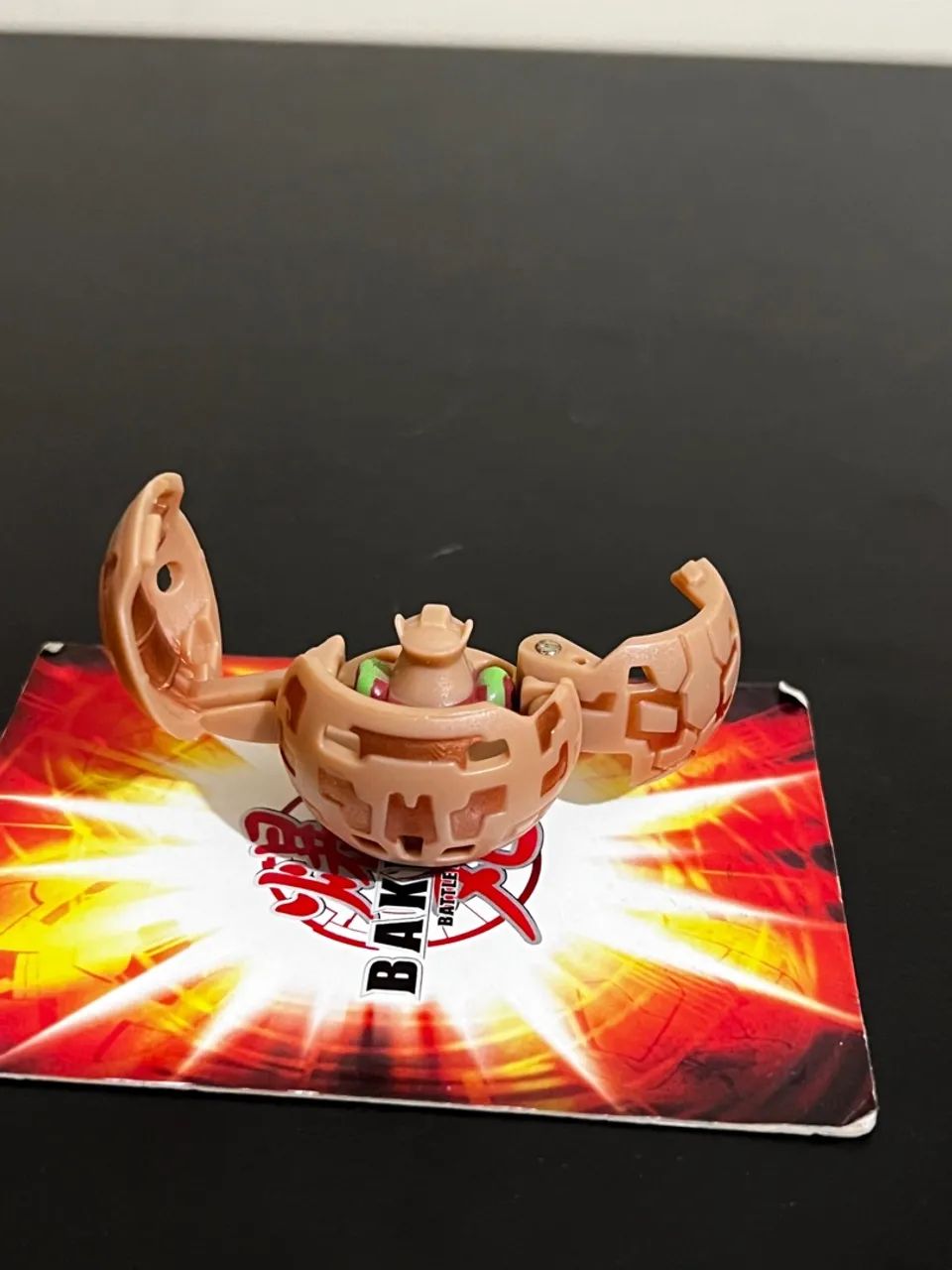 Bakugan Subterra Gorem - Foto 3