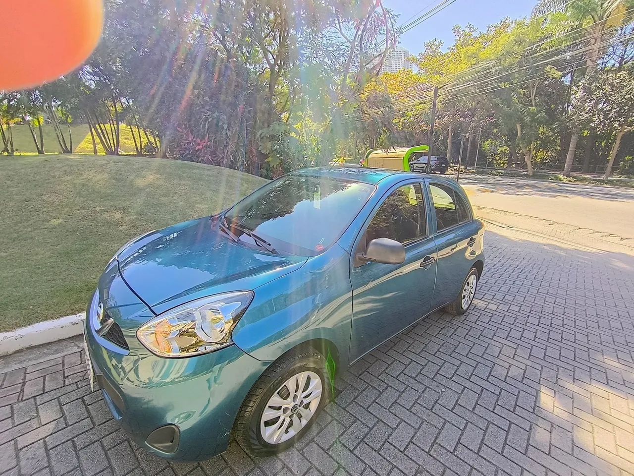 Nissan March 2016