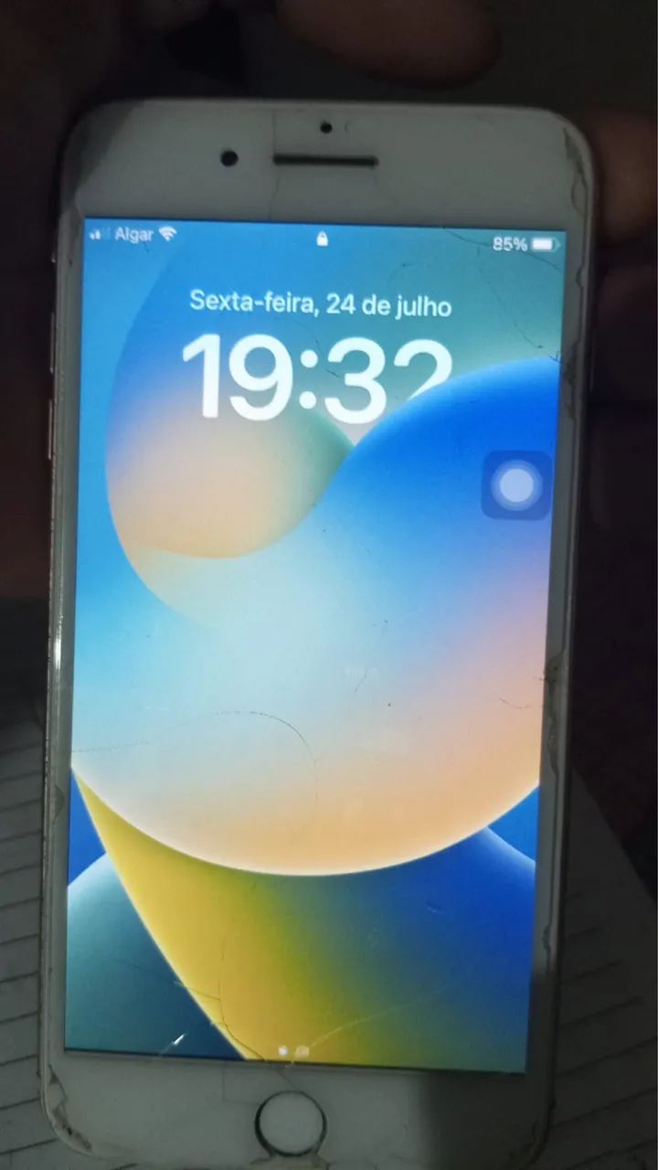 Vendo esse IPhone 8 Plus por 550 destravado