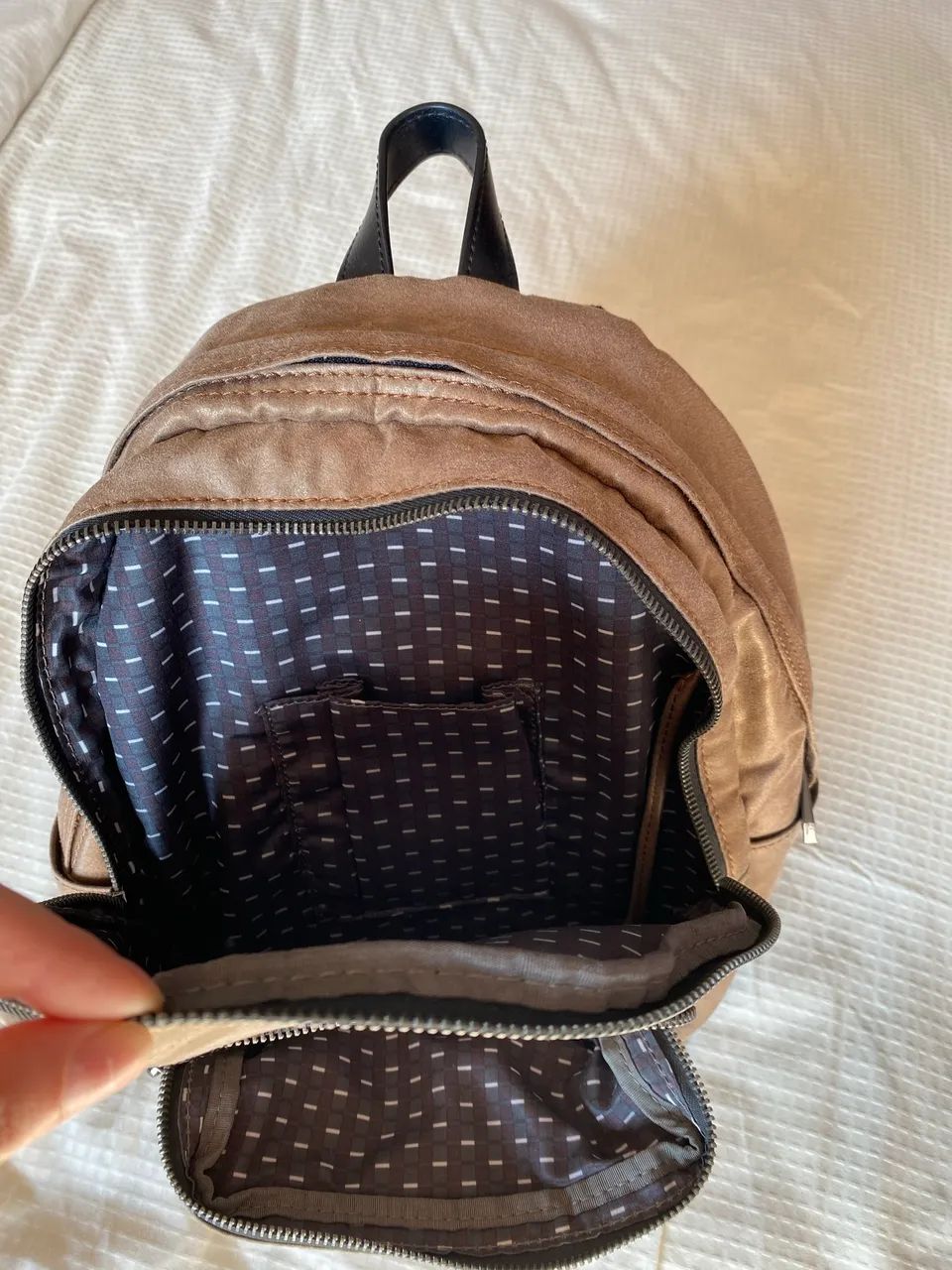 Mochila pequena original Kipling marrom  - Foto 3