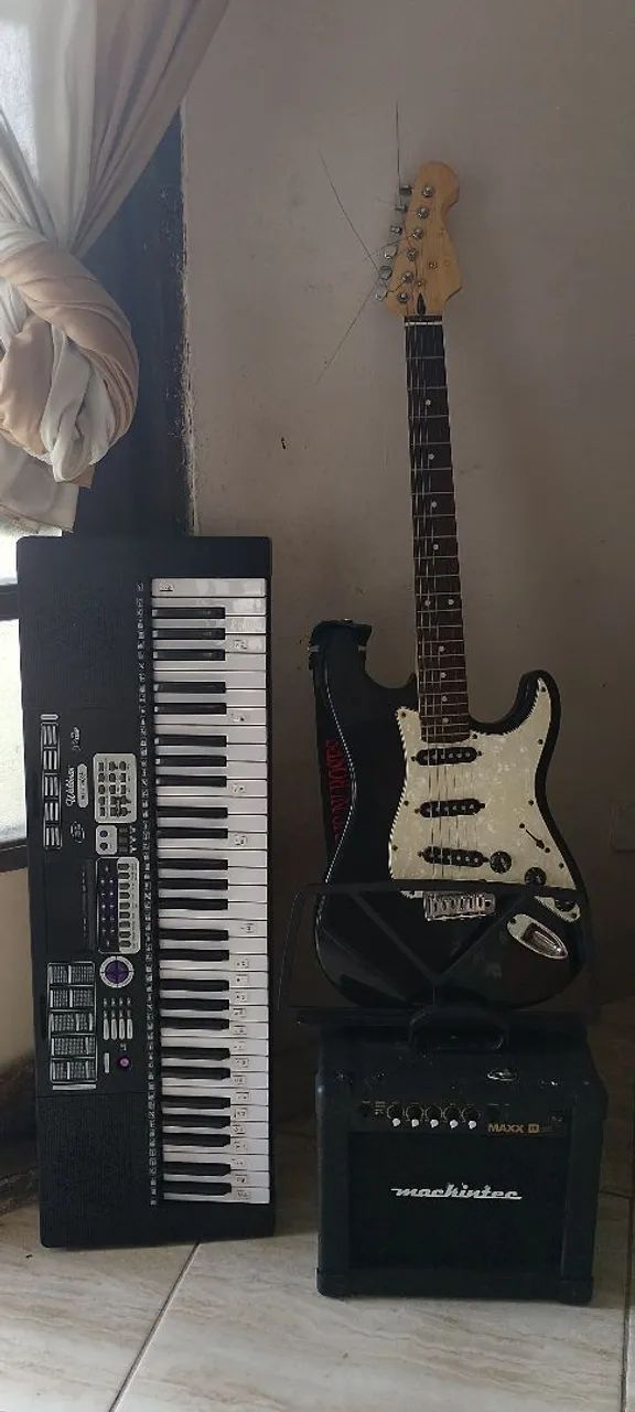 Guitarra e teclado profissionais