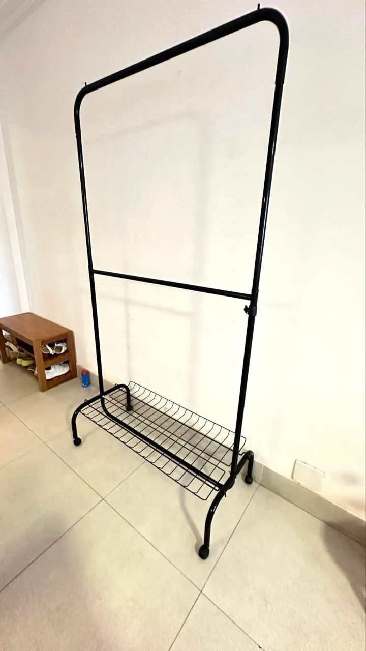 Vendo 2 Araras de Roupa novas  - Foto 5
