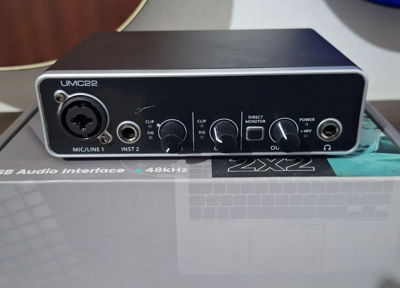 Interface de Áudio Behringer UMC 22