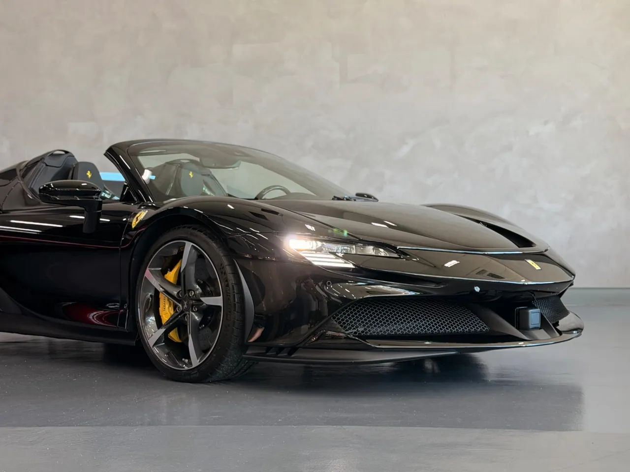 Ferrari SF 90 SPIDER 4.0 V8 Bi-Turbo (Híbrido), foto 12 de 20