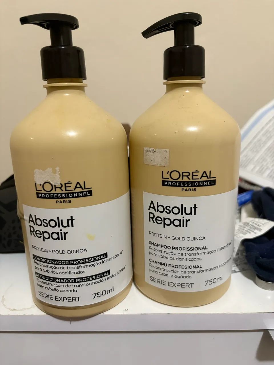 Frasco vazio de 750 ml do shampoo e condicionador Absolut